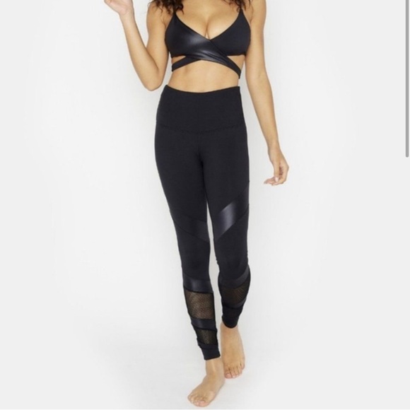 Beach Bunny Activewear Leggings XS - Picture 1 of 2